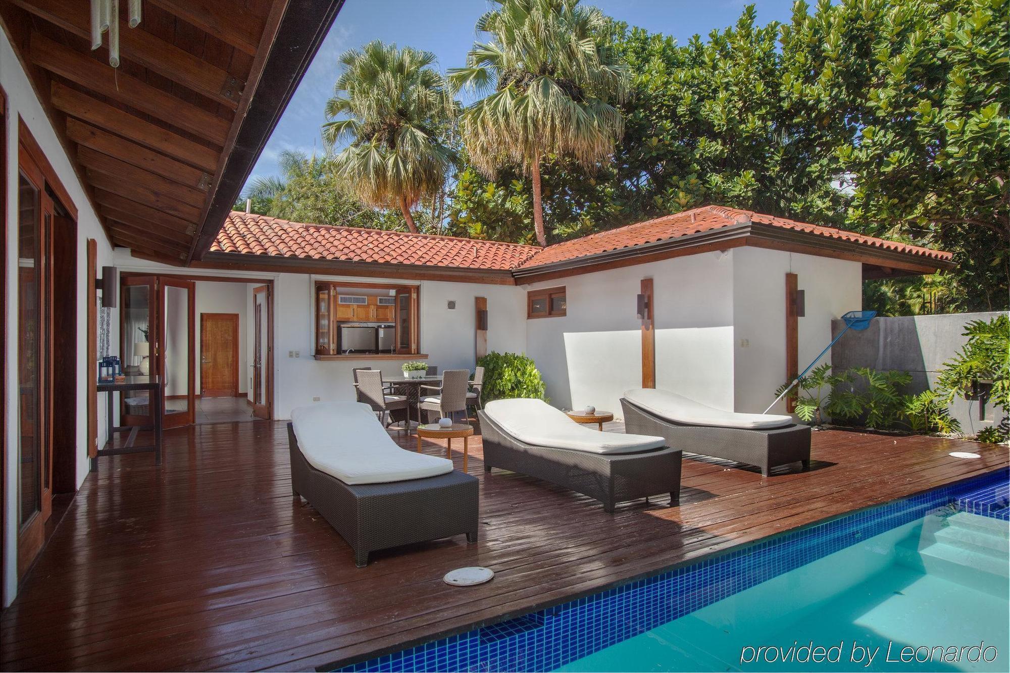 Villa de 4 Quartos com Jardim - Carrinho de Golfe Incluído